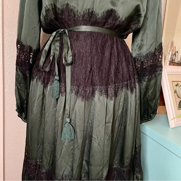 Johnny Was Emerald Green 100% Silk Maxi Dress Black Lace Accents Sz Large Belt - Picture 15 of 15